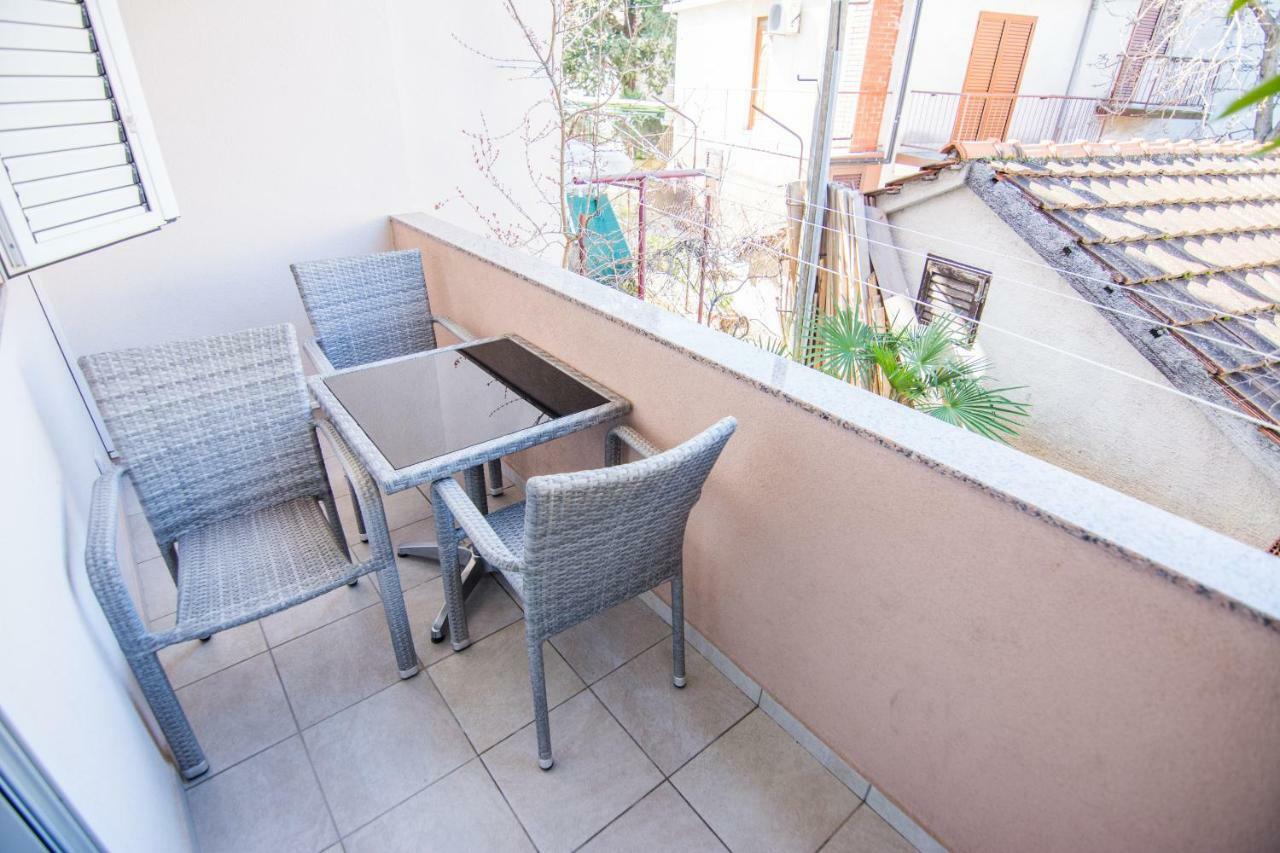 Cirjak Apartments Biograd Na Moru Bagian luar foto